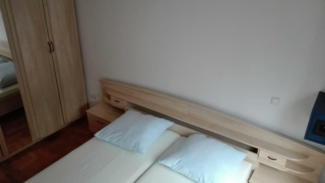 Apartmani "Radi" Baška Voda Eksteriør bilde